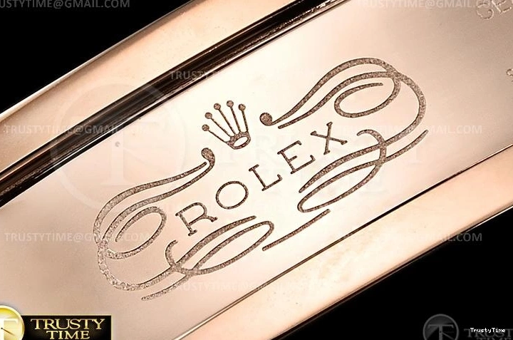 1204 Chic ROLDYT0299D – Daytona 116515LN 939